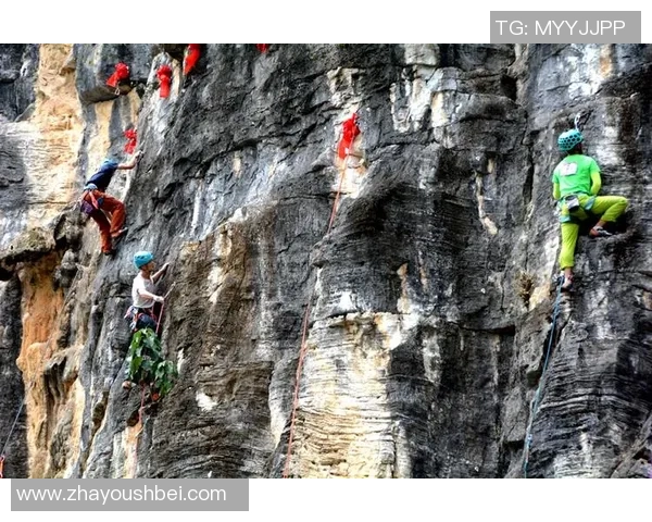 攀岩之巅:深入成都攀岩队的比赛历程与经验分享 攀岩之巅:深入成都攀岩队的比赛历程与经验分享